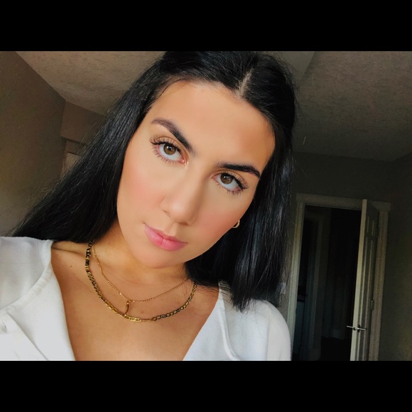 Meet your Posher, Alessandra - Picture 1 of 1